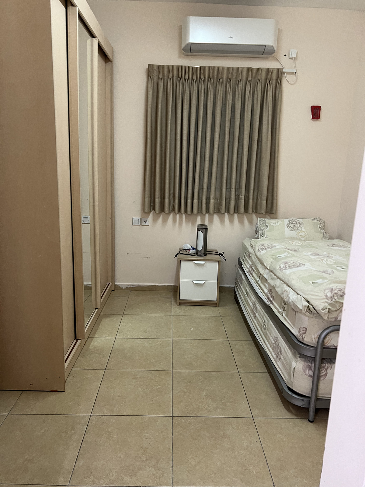 Bedroom photograph